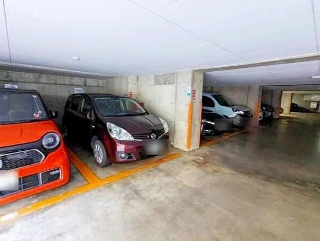 アンバサダー横浜松見町 駐車場