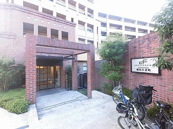 クレストフォルム横浜片倉町 エントランス