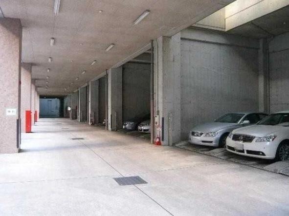 港北ニュータウンイオ５番館 駐車場