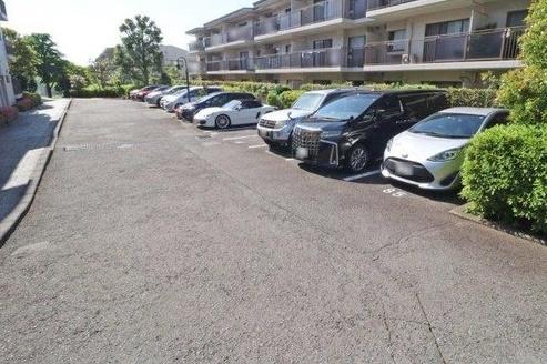 横浜小机パークスクエアK棟 駐車場