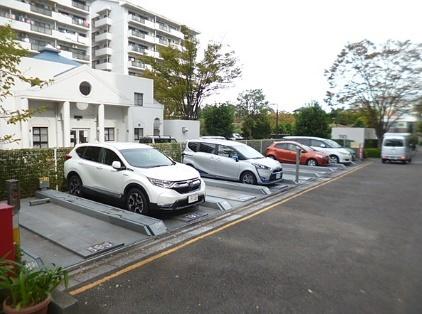 サントゥール中川9-3号棟 駐車場