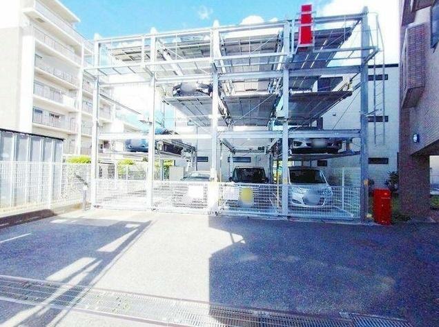 グランイーグル綱島 駐車場
