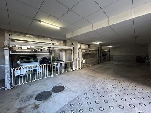 ネクステート菱和仲町台 駐車場