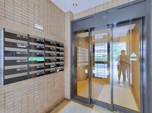 港北ファミールハイツ8-1号棟 エントランス