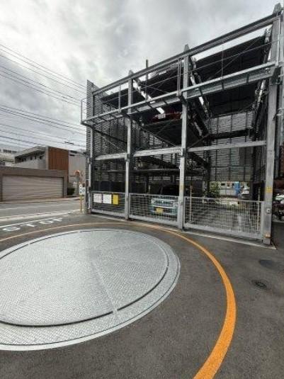 デュオステージ中山 駐車場