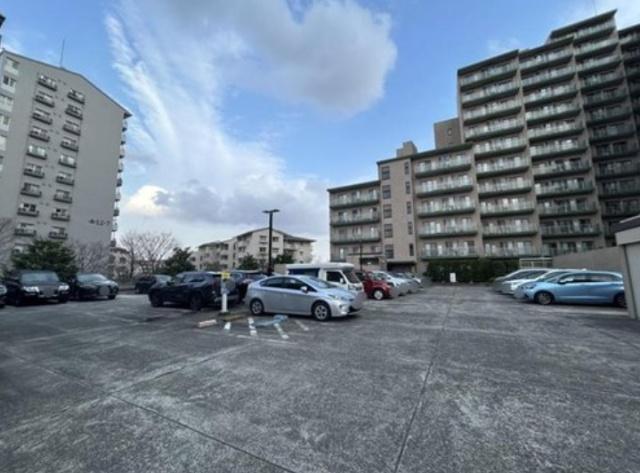 港北ガーデンホームズ 駐車場