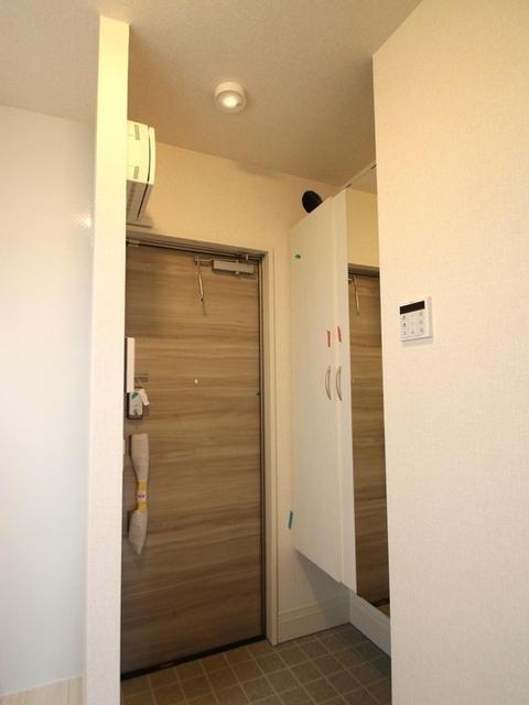 Coｍfort yuuya（106） 玄関