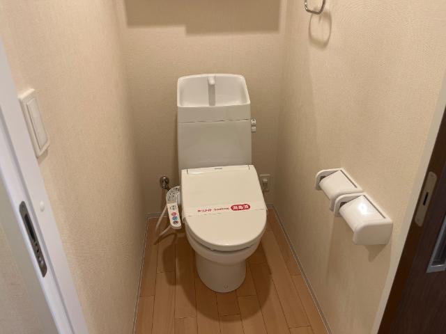 メゾンアドラブール トイレ