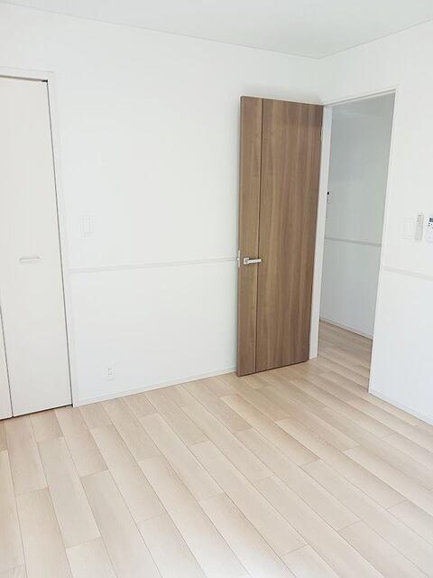 ヒカルサ東京武蔵村山（102） 室内