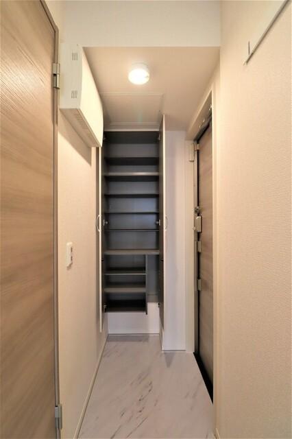 セレスティア前野町（302） 玄関