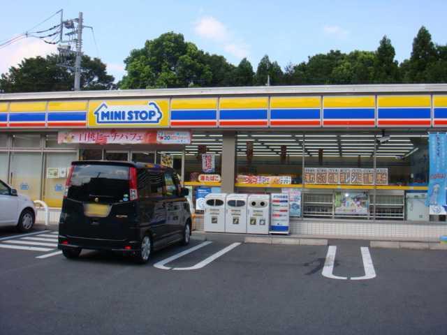 ミニストップわかぐさ公園前店：751m