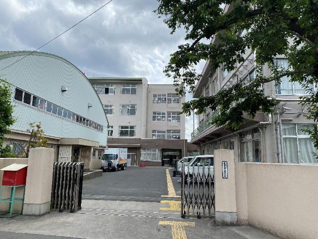 武蔵村山市立第一中学校：458m