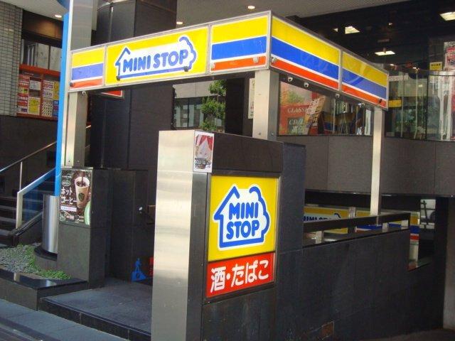ミニストップ御茶ノ水駅前店：859m