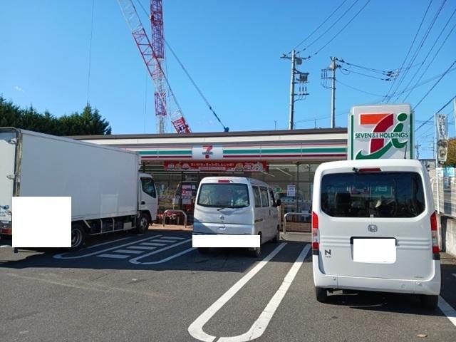 セブンイレブン犬蔵３丁目店：450m