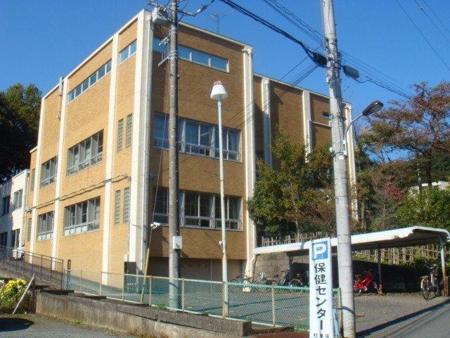 瑞穂町図書館：476m