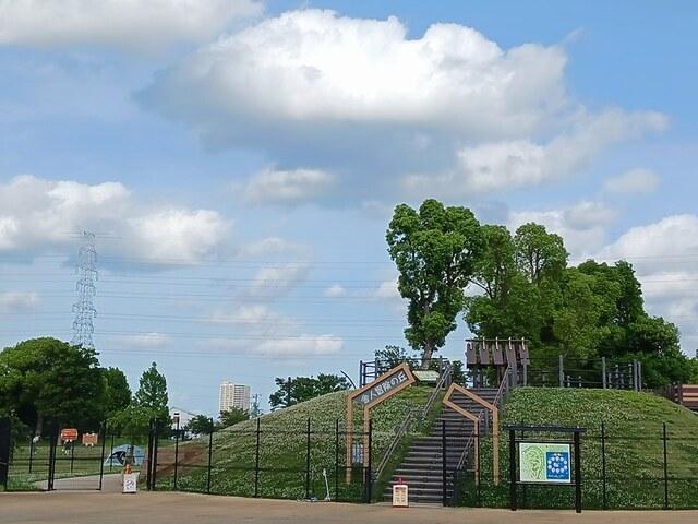 舎人公園：700m