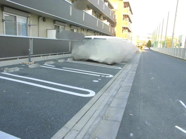 ピュアロータス　Ⅱ（103） 駐車場