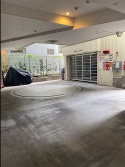 ロイジェントパークス四ツ谷（903） 駐車場