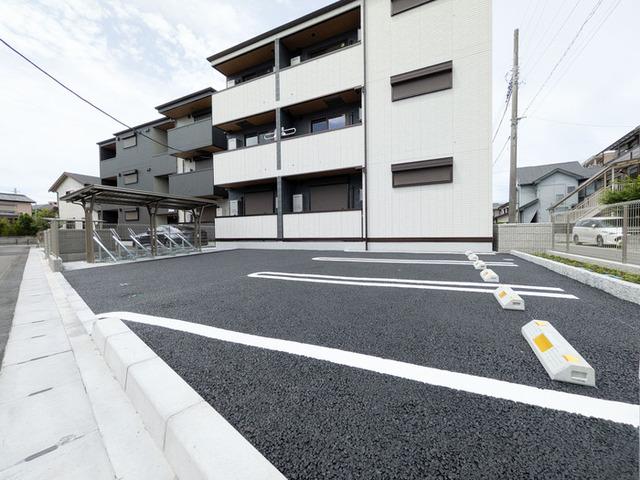 アドラーブル　A棟（301） 駐車場