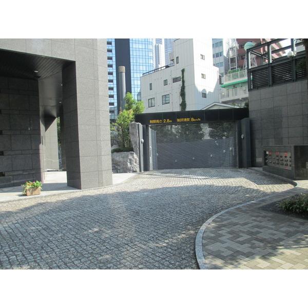 コンシェリア西新宿ＴＯＷＥＲ’ｓ　ＷＥＳＴ 駐車場