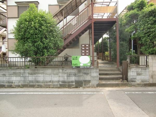 フレンドリーハイツ（102） エントランス