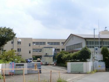 春日部市立中野小学校：825m