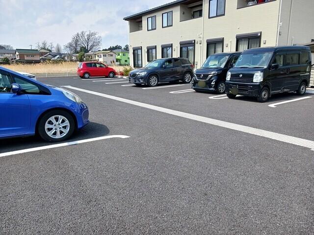サウス　フィオーレ美咲（202） 駐車場