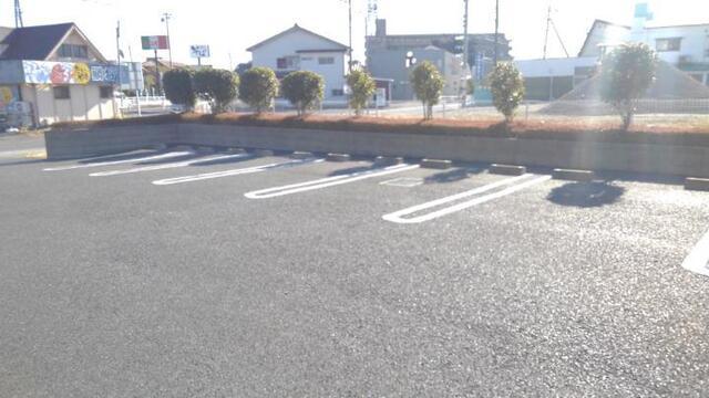 オリエント（103） 駐車場