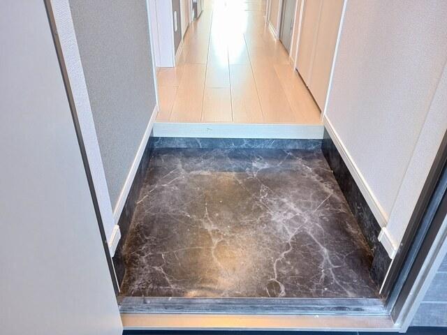 クルタ　ラプシ（105） 玄関