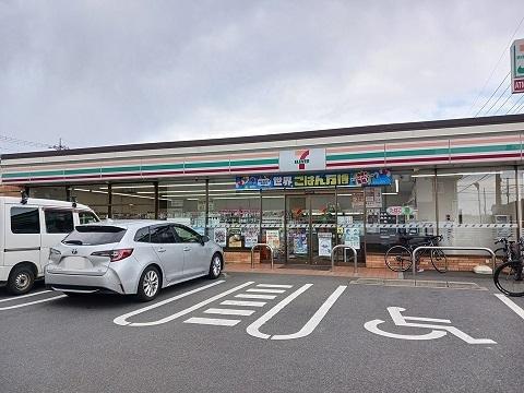セブンイレブン：270m