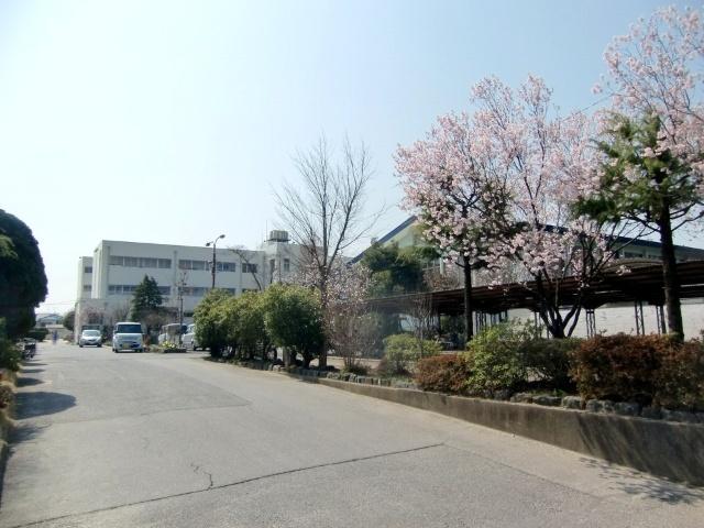 春日部市立大沼中学校：2214m