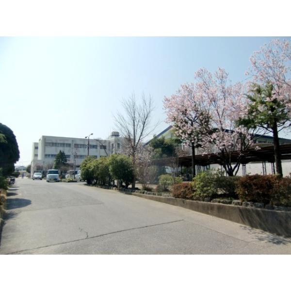 春日部市立大沼中学校:1371m