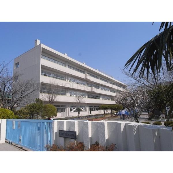春日部市立藤塚小学校:1428m