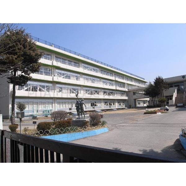 春日部市立緑小学校:1096m