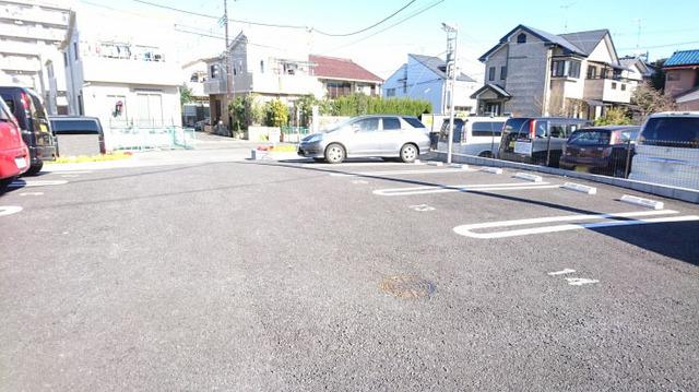 グリーンガーデン（203） 駐車場