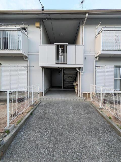 ライフタウニーＡ街区　4号棟（102） エントランス