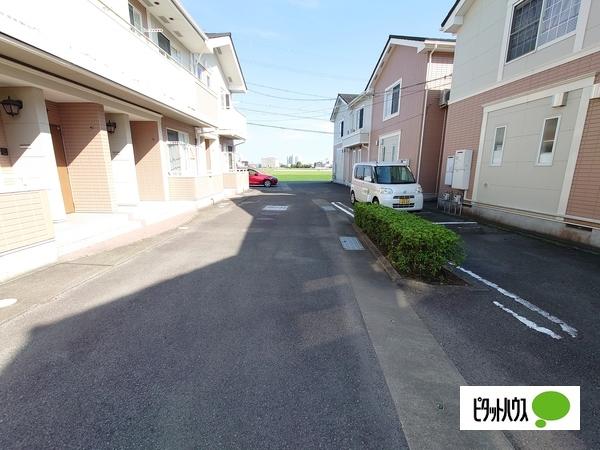 ネムスC（201） 駐車場