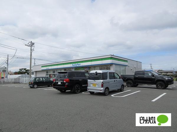 ファミリーマート徳島川内町平石店：677m