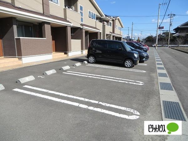 メゾン東洋A（203） 駐車場