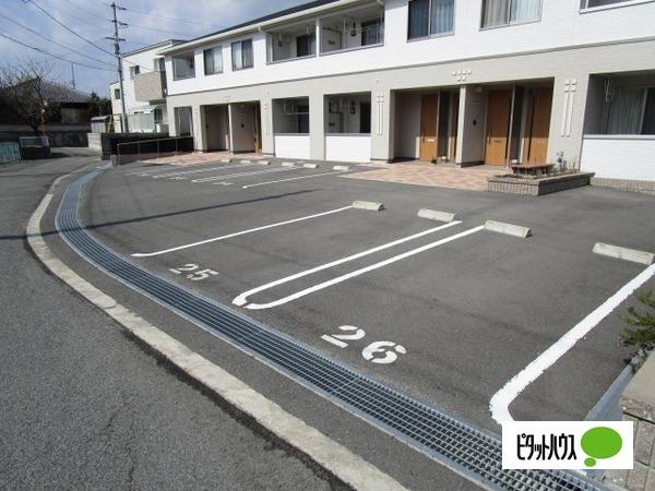 伊賀の郷　参番館（102） 駐車場
