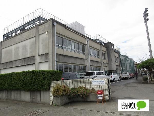 徳島市立川内南小学校：1351m