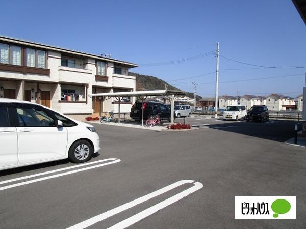 ポワール２（202） 駐車場
