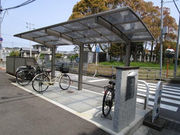 サンシャイン見白B（102） 駐車場