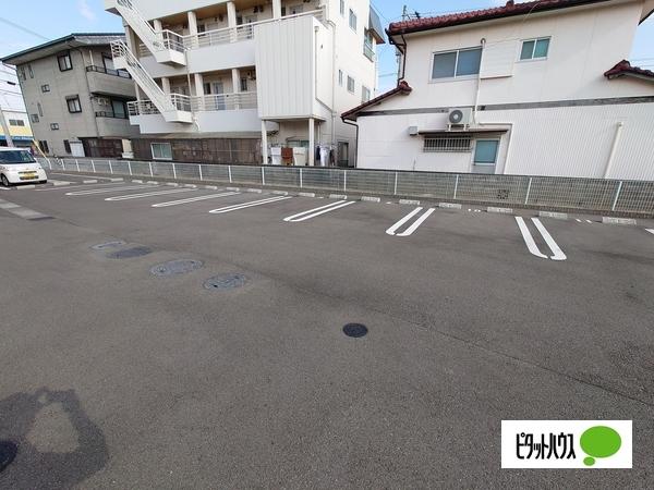 セミージャＢ（101） 駐車場
