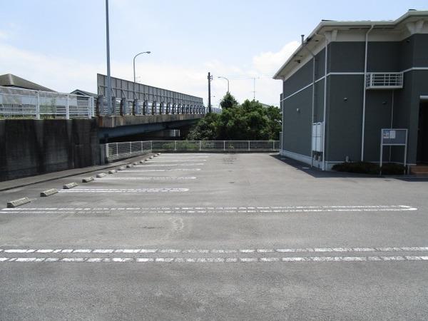ドゥ・プルミエールＢ（202） 駐車場