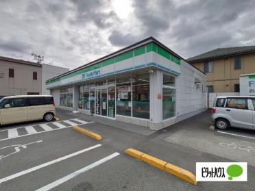 ファミリーマート藍住町奥野店：457m