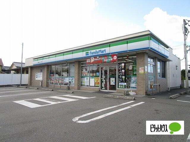 ファミリーマート鳴門スポーツパーク店：1049m