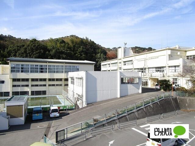 鳴門市立明神小学校：2217m