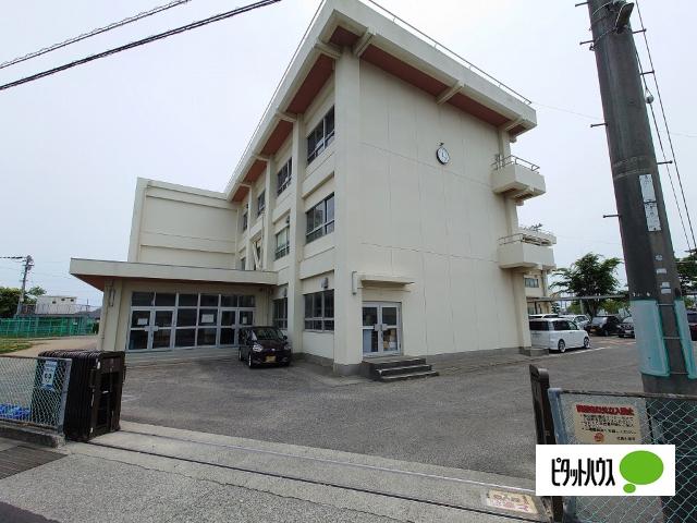 北島町立北島小学校：760m