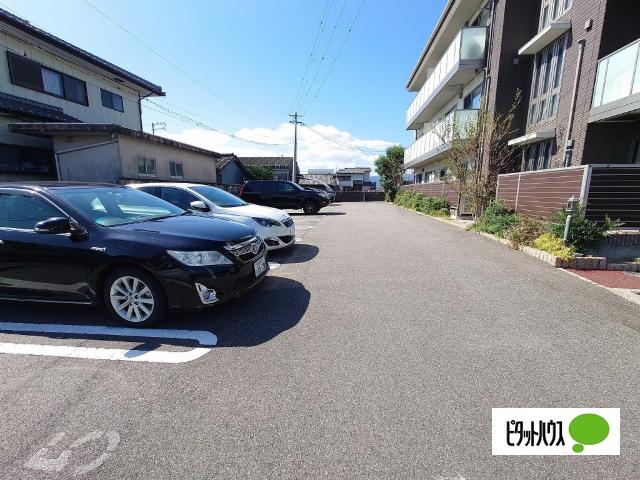 シャーメゾンフォーレ藍住（101） 駐車場